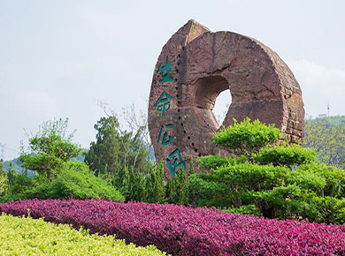 武汉-八叠山-陵园墓地公墓-参考价格表一览：1、树葬墓地-价格单穴墓12800元起2、墙墓墓地-价格双穴18800元起3、海棠苑墓地-价格27160元起4、清枫苑墓地-价格38800元起5、樱花苑三区墓地-价格49800元起6、茶花苑墓地-价格52800元起7、桂花苑墓地-价格59800元起8、水晶苑墓地-价格59800元起9、樱花苑四区墓地-价格63800元起10、樱花苑五区墓地-价格65800元起（本站内容及公墓价格仅供参考用，咨询电话027-88311211）八叠山-陵园-生命公园
