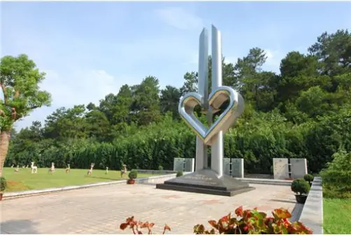 湖北武汉石门峰陵园什么样的墓地适合亲人安葬呢？