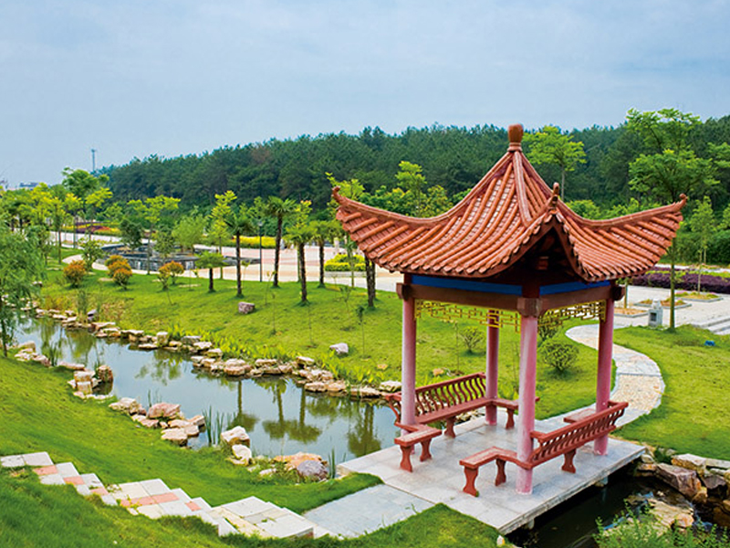 武汉-长乐园-陵园墓地公墓-参考价格表一览：1、墙墓墓地-价格3890元起2、卧碑墓地-价格双穴19900元起上下安葬3、永寿苑七区墓地-价格28900元起南北朝向4、安宜苑墓地-价格43900元起5、永寿苑四区墓地-价格58900元起6、福海苑墓地-价格62900元起7、茶花树葬墓地-价格65900元起8、永康苑墓地-价格85900元起9、安民苑墓地-价格89900元起10、安乐苑墓地-价格99900元起（本站内容及陵园价格仅供参考用，咨询电话027-88311211）长乐园-陵园