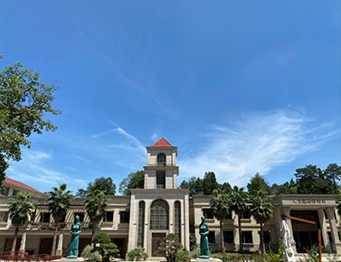 武汉石门峰陵园墓地公墓价格表:节地花坛葬墓地价格:19900,39900,49900,59900,景观节地葬墓地价格:69900,79900简约艺术型墓地价格:89900,99900,109900,119900,159900高雅艺术型墓地价格:139900,149900,159900,169900,179900,1969900(以上石门峰陵园公墓价格仅供参考用,详情请咨询工作人员)武汉九峰石门峰陵园价格