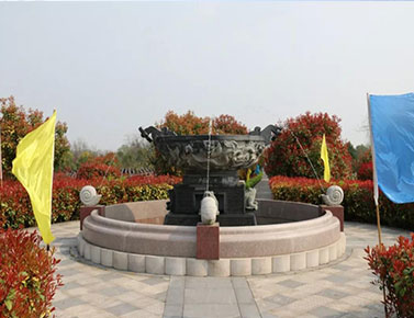 武汉万福净土陵园墓地公墓价格表:怡园墓地价格:16800,25800福康园墓地价格:18800,32800万安园墓地价格:25800,39800归尘镜墓地价格:39800,45800,55800,58800楚韵诗语区墓地价格:45800,55800,61800,68800福佑区墓地价格:48800福星园墓地价格52800(以上万福净土陵园公墓价格仅供参考用,详情请咨询工作人员)武汉新洲阳逻万福净土陵园墓地价格