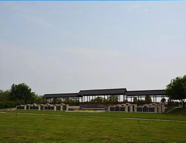 武汉万福净土陵园清致园区墓地,价格63800正南方向,清致园区的墓地设计独具匠心,每一块墓碑都像是一件精心雕琢的艺术品。它们或简约现代,或古朴典雅,却都饱含着生者对逝者深深的思念。(本站内容及价格信息仅供参考) 购墓咨询接待员微信:zx2z999武汉新洲万福净土陵园墓地价格