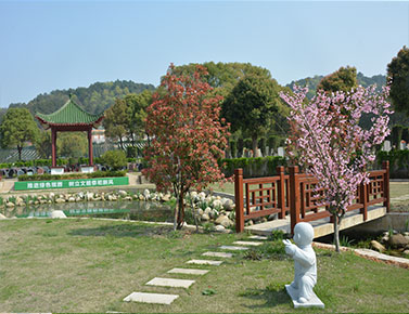 湖北省武汉龙泉山孝恩园墓地的墓穴大概需要多少钱？