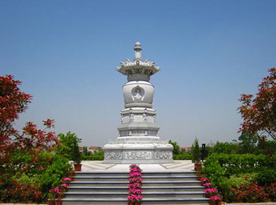 武汉市公墓陵园风水环境好的墓地价格多少？