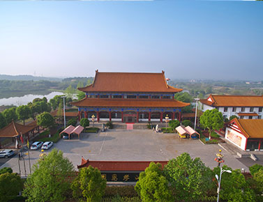 武汉龙泉山孝恩园墓地公墓价格表一览：1、节地葬单穴墓地价格9588元起2、树葬双穴墓地价格29888元起3、玉兰苑墓地价格49888元起5、紫荆苑墓地价格59888元起南北朝向前后安葬形式6、仁义园墓地价格79888元起左右安葬7、福寿园墓地价格89888元起朝南8、香荷园墓地价格118888元起9、红荷园墓地价格138888元起10、青荷园墓地价格188888元起11、二龙园墓地价格198888元起（龙泉山孝恩园价格仅供参考用）购墓咨询接待员微信：zx2z999